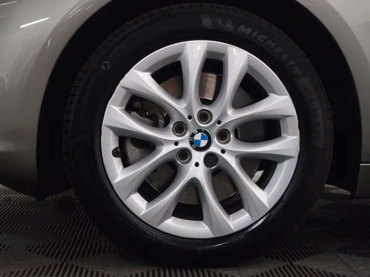 225xe iPerformance High Executive Aut- Park Assist, Xenon Led, Nappa Leder, Navigatie, Clima, Dynamic Select
