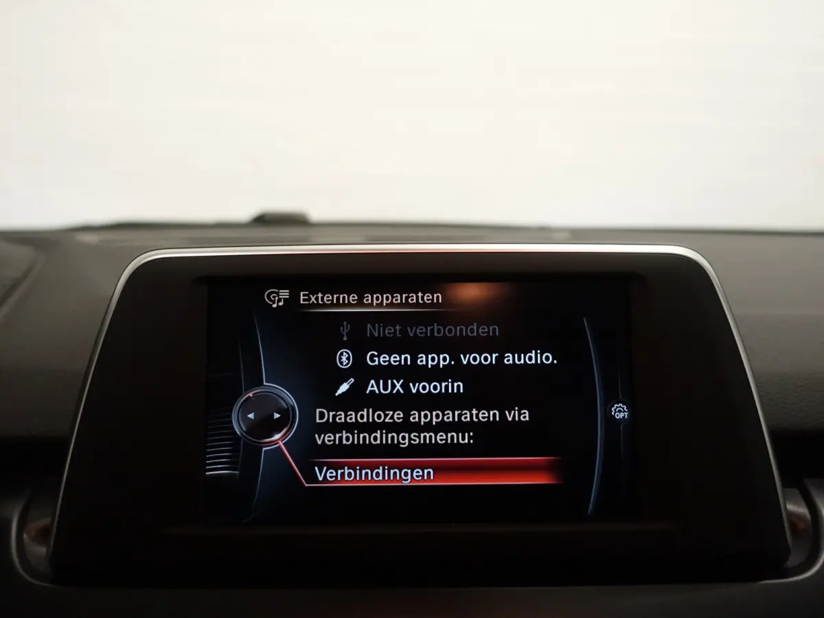 225xe iPerformance High Executive Aut- Park Assist, Xenon Led, Nappa Leder, Navigatie, Clima, Dynamic Select