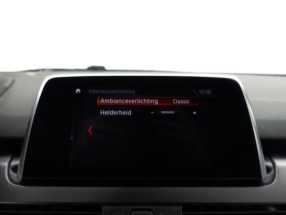 225xe iPerformance High Executive Aut- Xenon Led, Sport Interieur, Park Assist, Virtual Cockpit, Sfeerverlichting