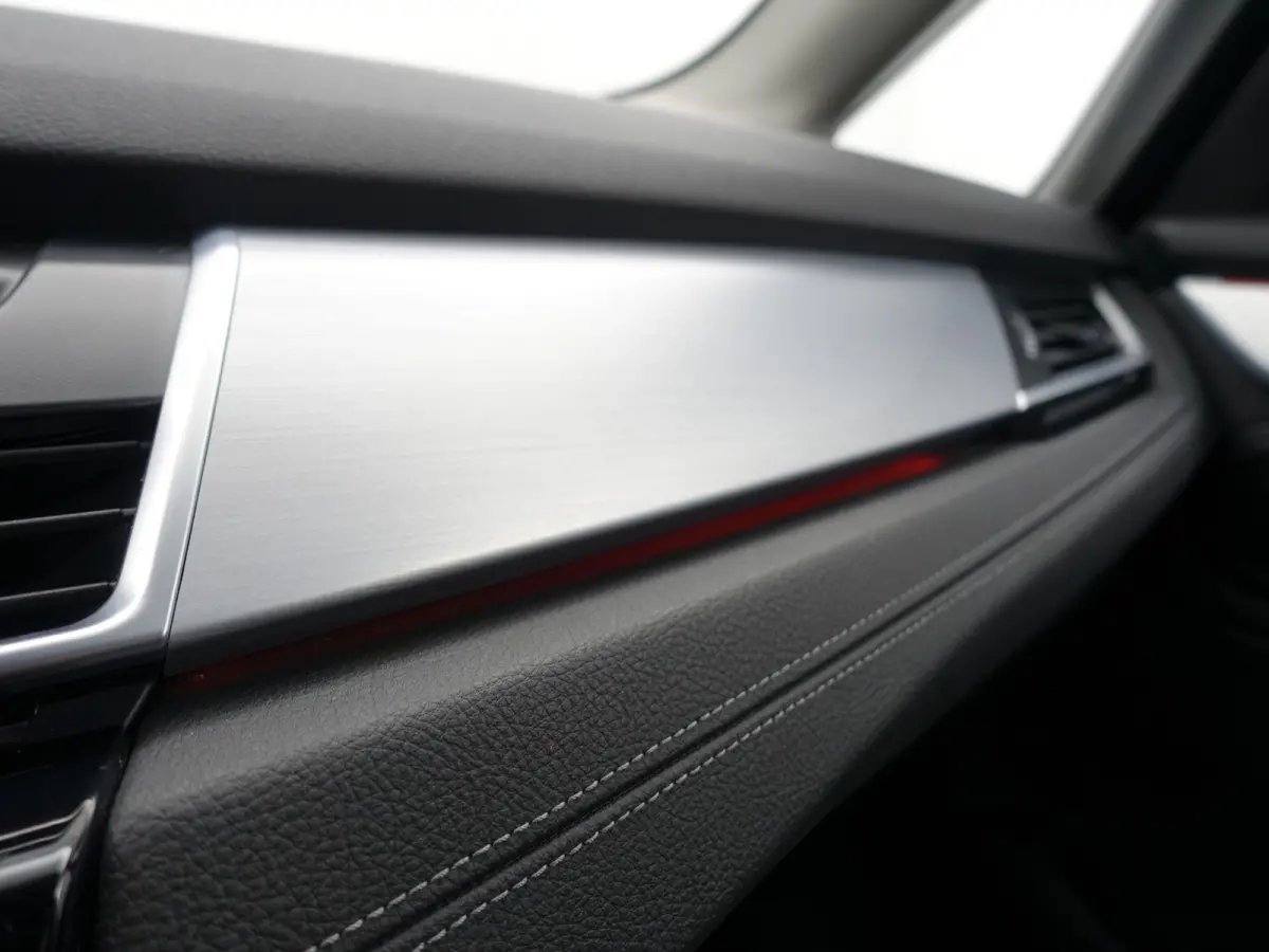 225xe iPerformance High Executive Aut- Xenon Led, Sport Interieur, Park Assist, Virtual Cockpit, Sfeerverlichting