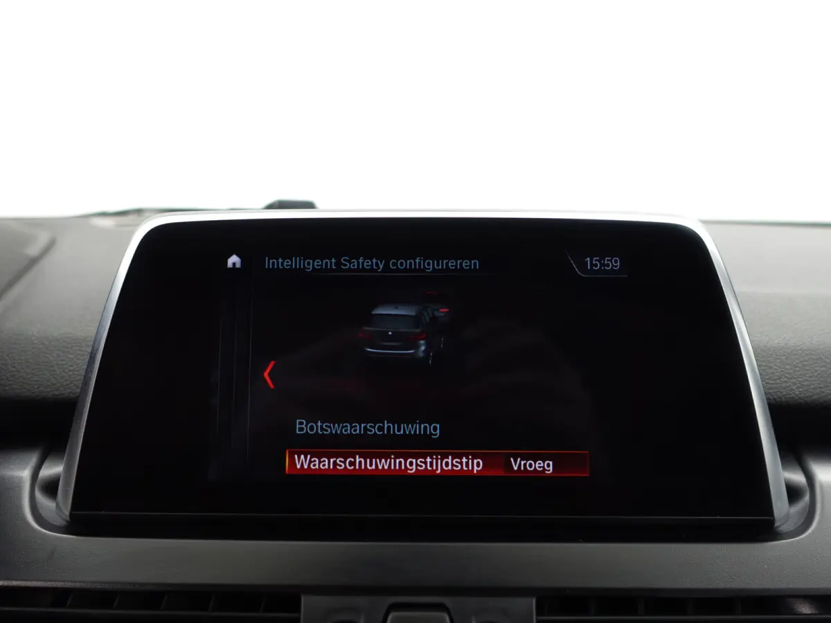 225xe iPerformance High Executive Aut- Xenon Led, Sport Interieur, Park Assist, Virtual Cockpit, Sfeerverlichting