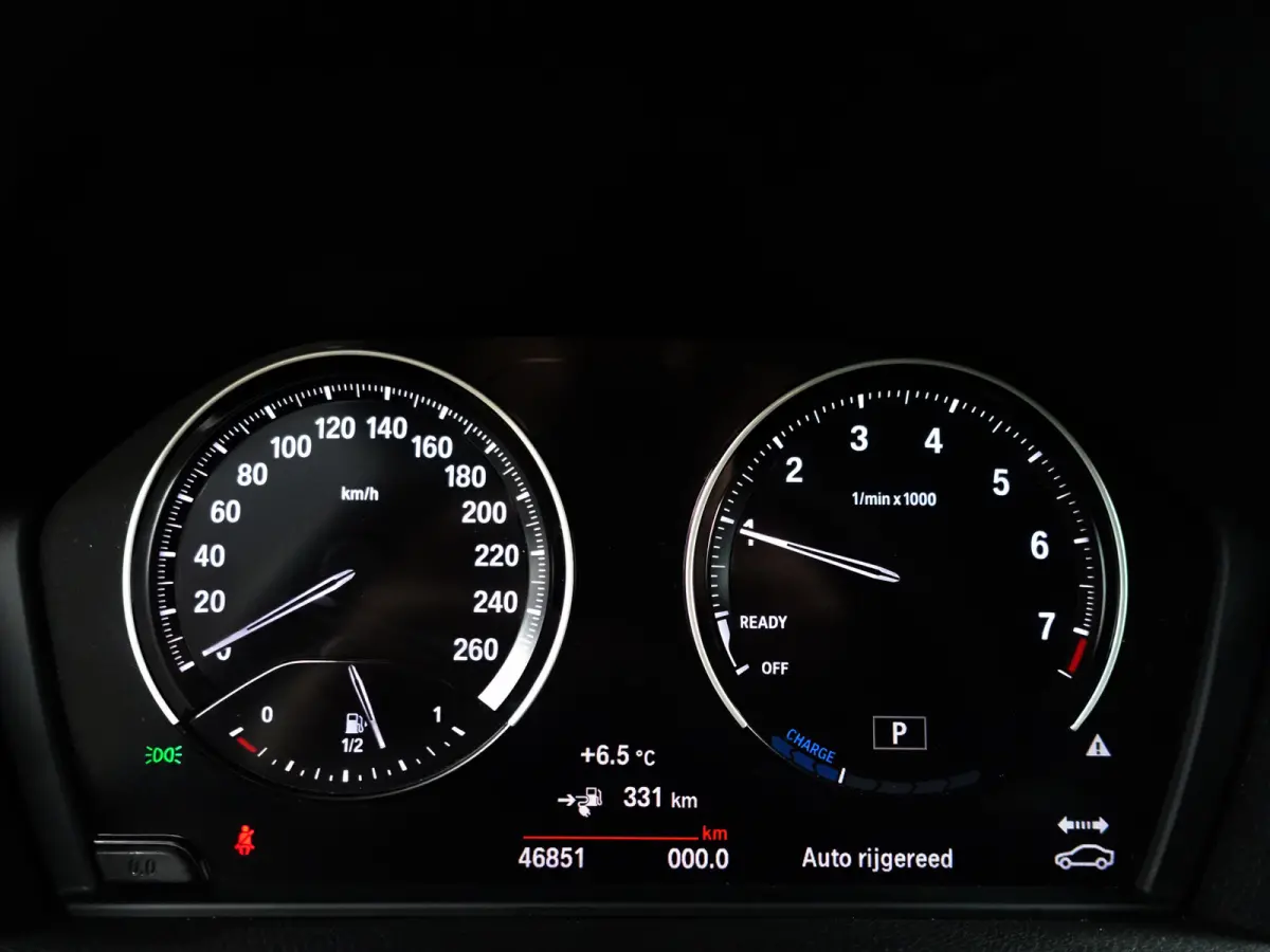 225xe iPerformance High Executive Aut- Xenon Led, Sport Interieur, Park Assist, Virtual Cockpit, Sfeerverlichting
