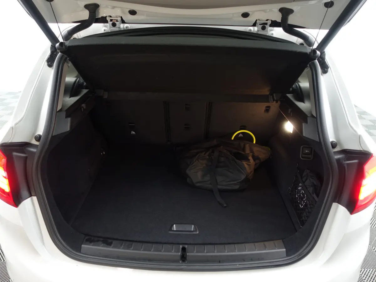 225xe iPerformance High Executive Aut- Xenon Led, Sport Interieur, Park Assist, Virtual Cockpit, Sfeerverlichting