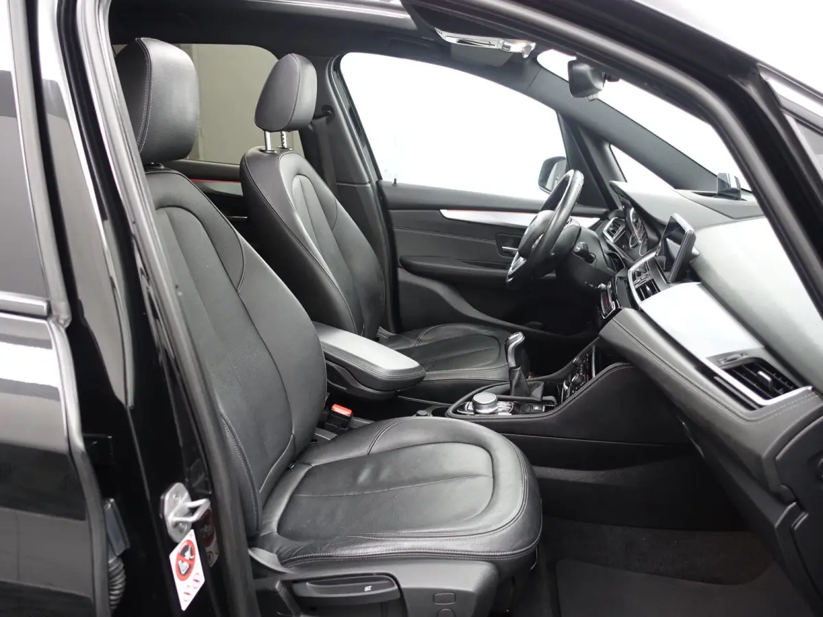 218i M Sport High Exe- 7 Pers, Panoramadak, Head Up, Sfeerverlichting, Xenon Led, Dynamic Select
