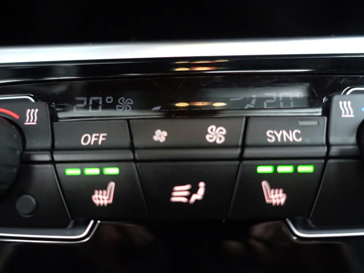218i M Sport High Exe- 7 Pers, Panoramadak, Head Up, Sfeerverlichting, Xenon Led, Dynamic Select