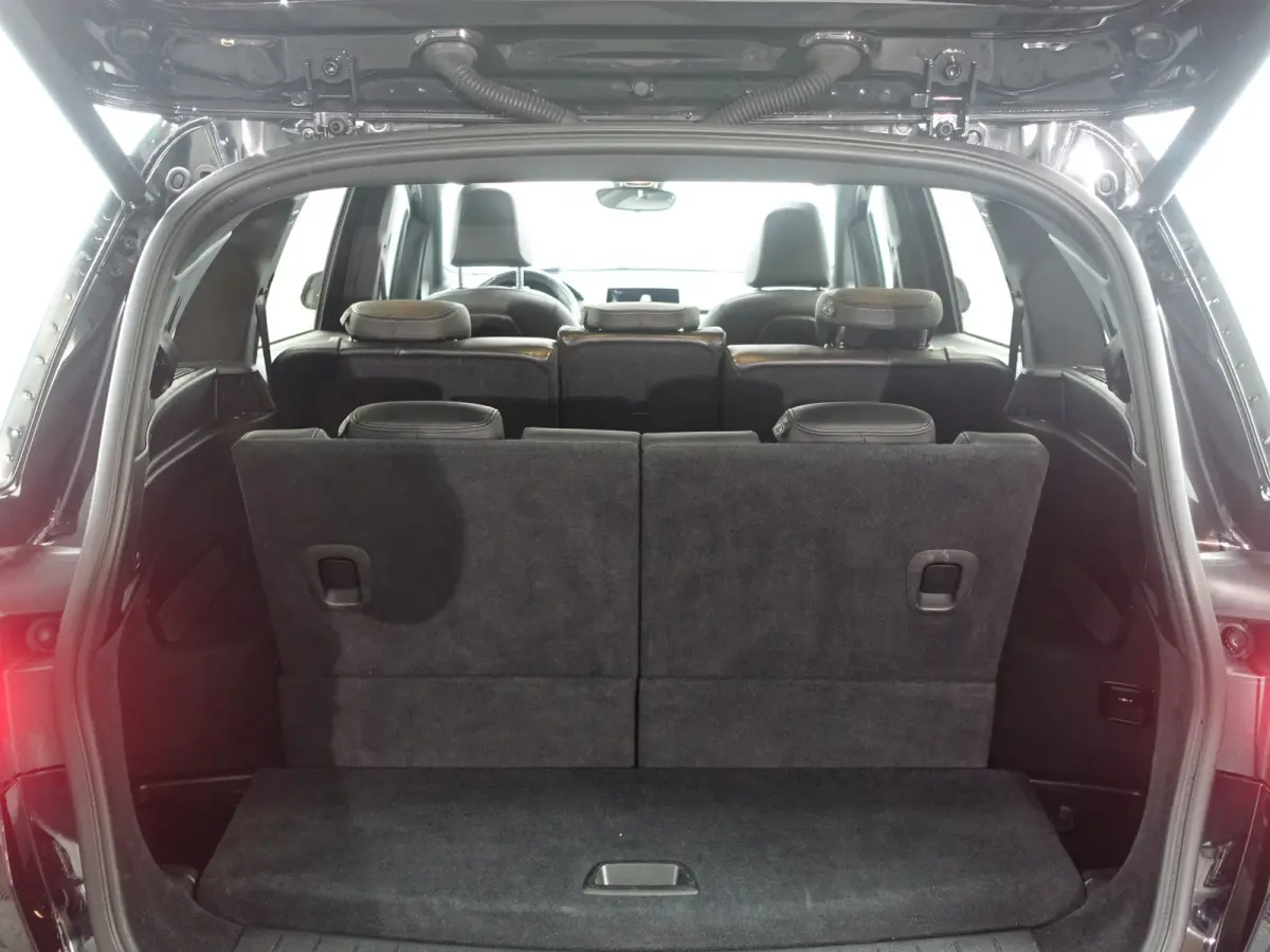 218i M Sport High Exe- 7 Pers, Panoramadak, Head Up, Sfeerverlichting, Xenon Led, Dynamic Select