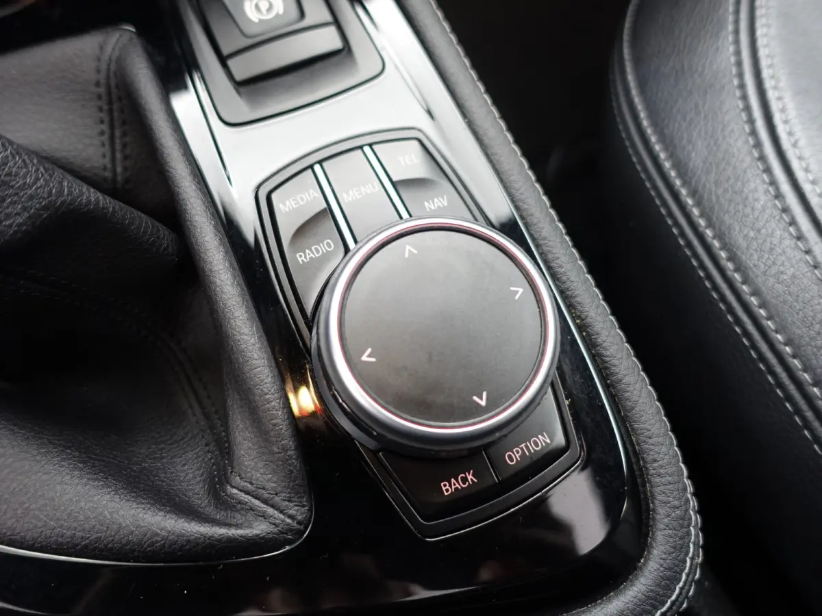 218i M Sport High Exe- 7 Pers, Panoramadak, Head Up, Sfeerverlichting, Xenon Led, Dynamic Select