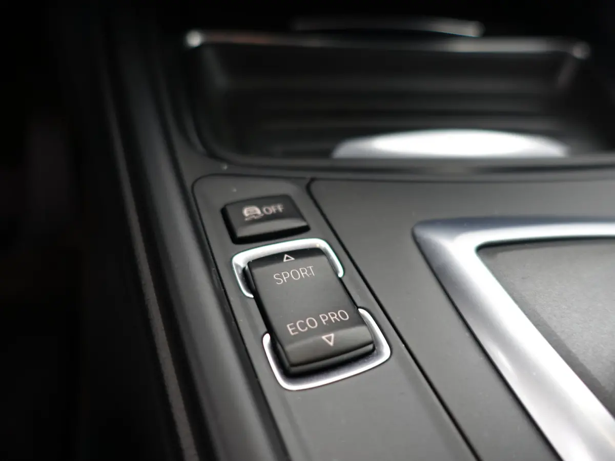 328i High Executive Aut- NAP 77dkm, Xenon Led, Park Assist, Dynamic Select, Carbon Pakket