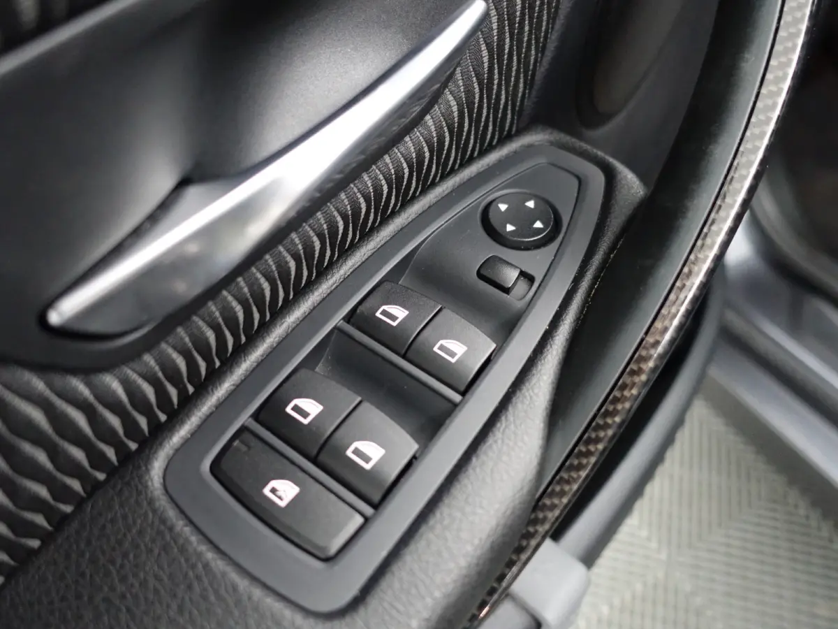 328i High Executive Aut- NAP 77dkm, Xenon Led, Park Assist, Dynamic Select, Carbon Pakket