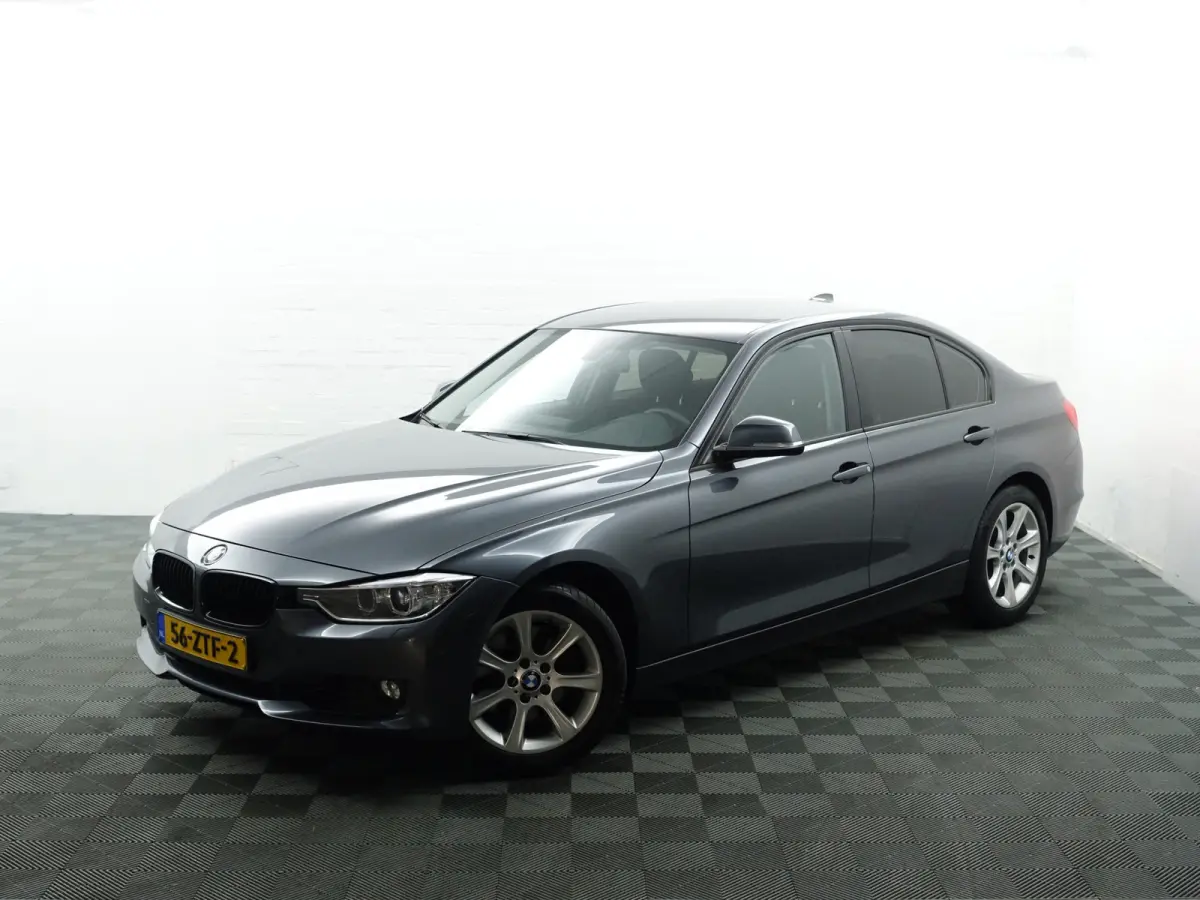 328i High Executive Aut- NAP 77dkm, Xenon Led, Park Assist, Dynamic Select, Carbon Pakket