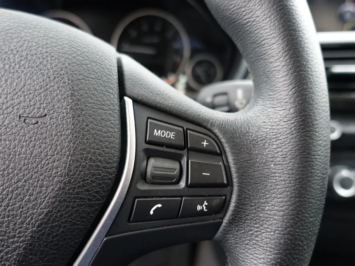 328i High Executive Aut- NAP 77dkm, Xenon Led, Park Assist, Dynamic Select, Carbon Pakket