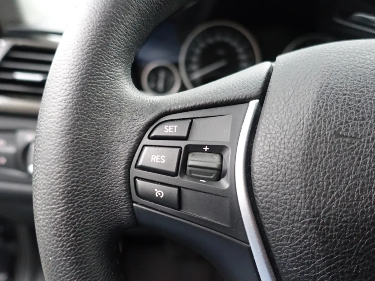 328i High Executive Aut- NAP 77dkm, Xenon Led, Park Assist, Dynamic Select, Carbon Pakket