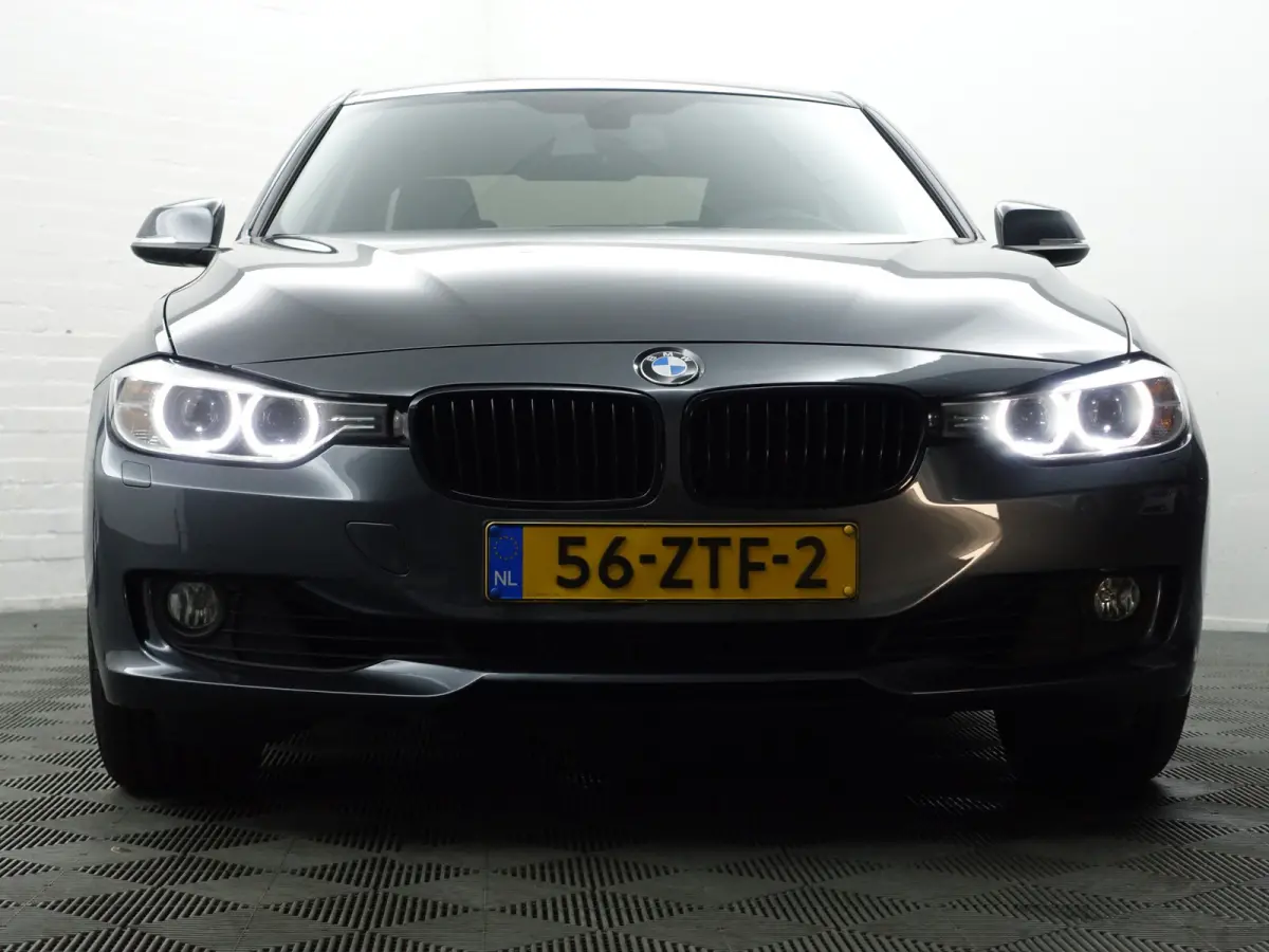 328i High Executive Aut- NAP 77dkm, Xenon Led, Park Assist, Dynamic Select, Carbon Pakket