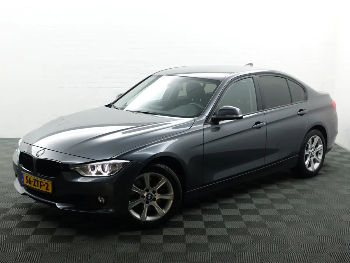 328i High Executive Aut- NAP 77dkm, Xenon Led, Park Assist, Dynamic Select, Carbon Pakket