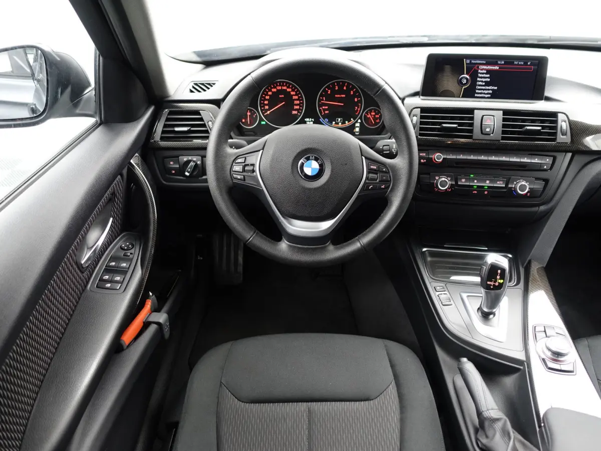 328i High Executive Aut- NAP 77dkm, Xenon Led, Park Assist, Dynamic Select, Carbon Pakket