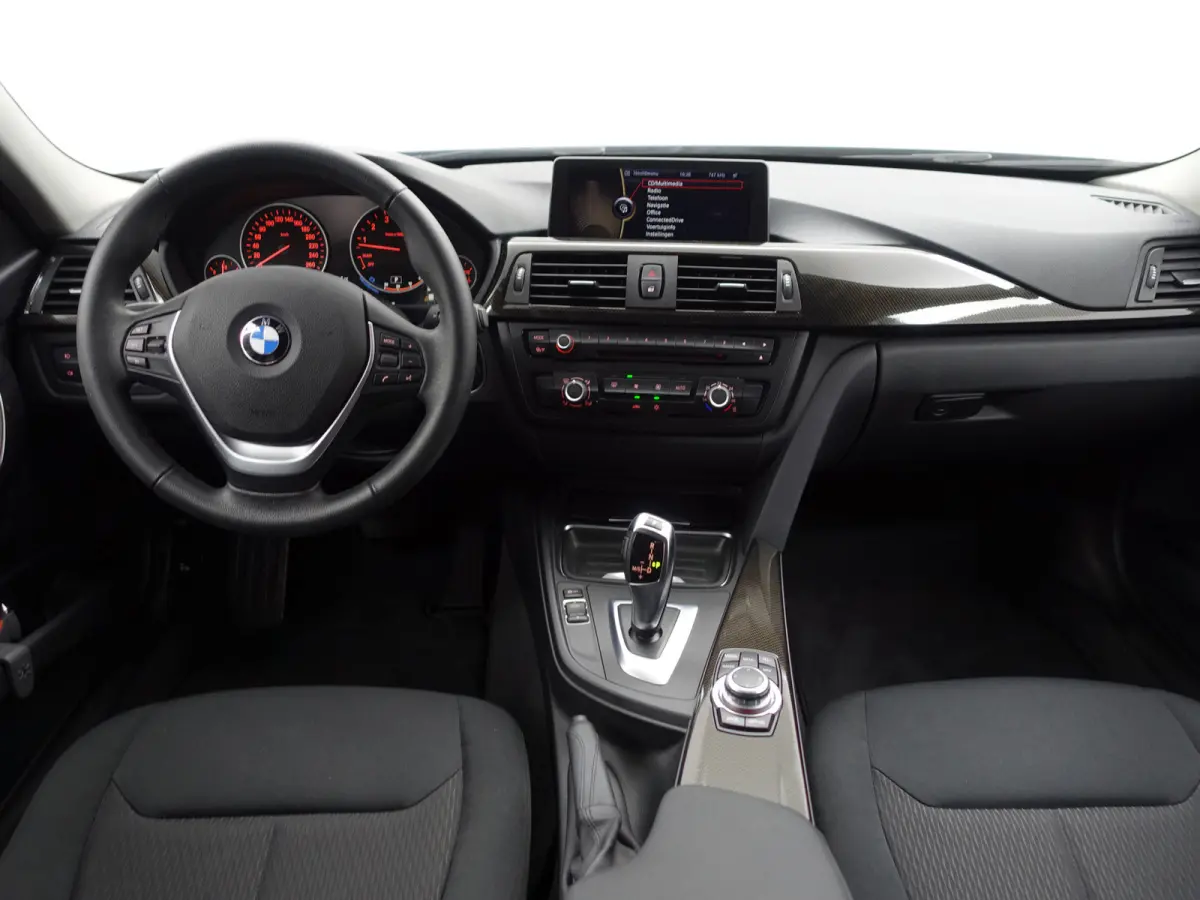 328i High Executive Aut- NAP 77dkm, Xenon Led, Park Assist, Dynamic Select, Carbon Pakket