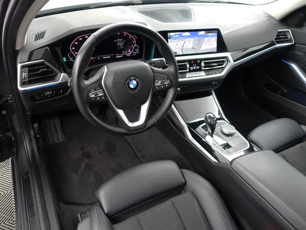 330e M Sport Aut- Schuifdak, Sfeerverlichting, Xenon Led, Park Assist