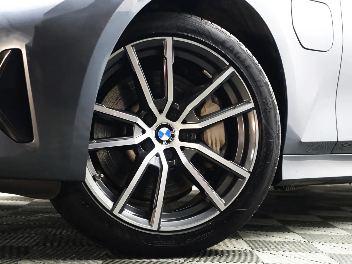 330e M Sport Aut- Schuifdak, Sfeerverlichting, Xenon Led, Park Assist