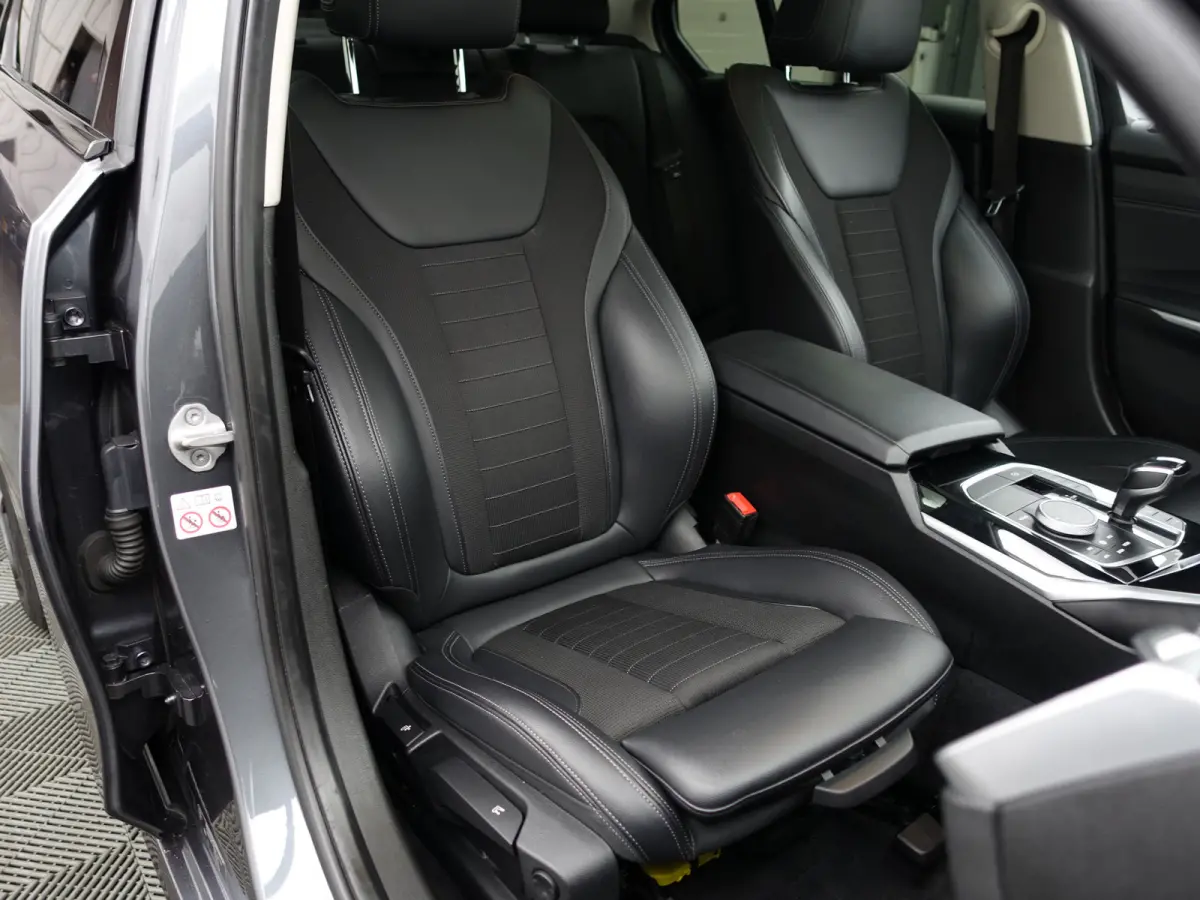330e M Sport Aut- Schuifdak, Sfeerverlichting, Xenon Led, Park Assist