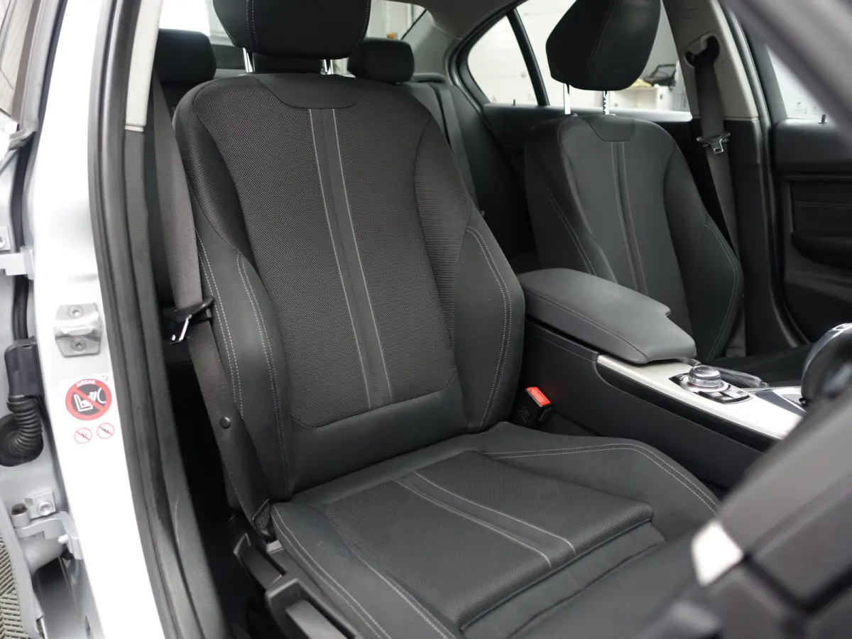 330e High Executive Aut- Sport Interieur, Xenon Led, Sfeerverlichting, Dynamic Select, Standkachel