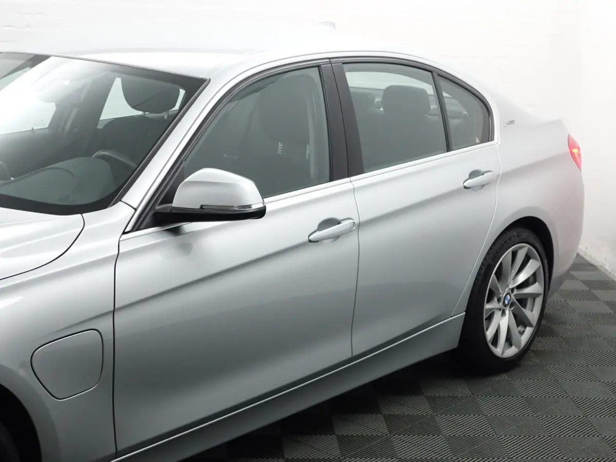 330e High Executive Aut- Sport Interieur, Xenon Led, Sfeerverlichting, Dynamic Select, Standkachel
