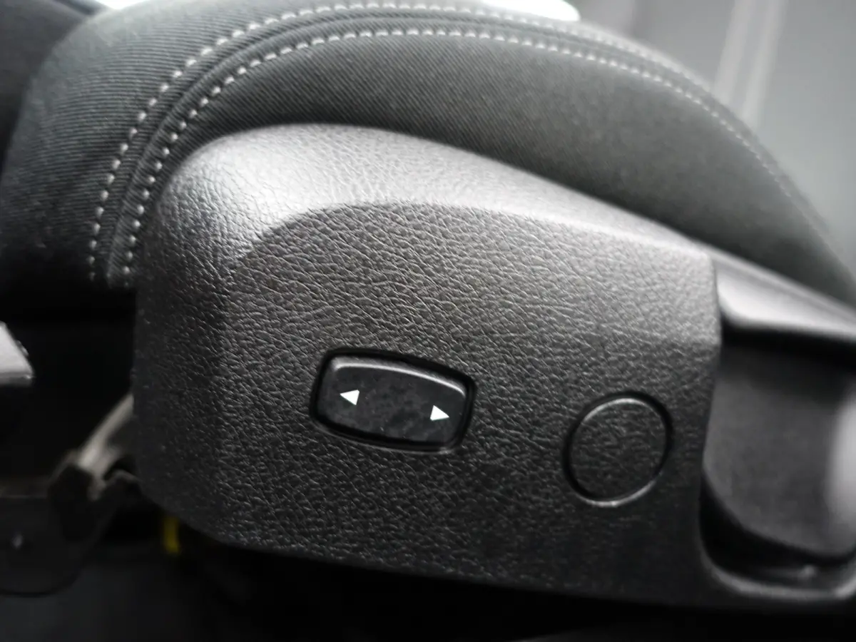 330e High Executive Aut- Sport Interieur, Xenon Led, Sfeerverlichting, Dynamic Select, Standkachel