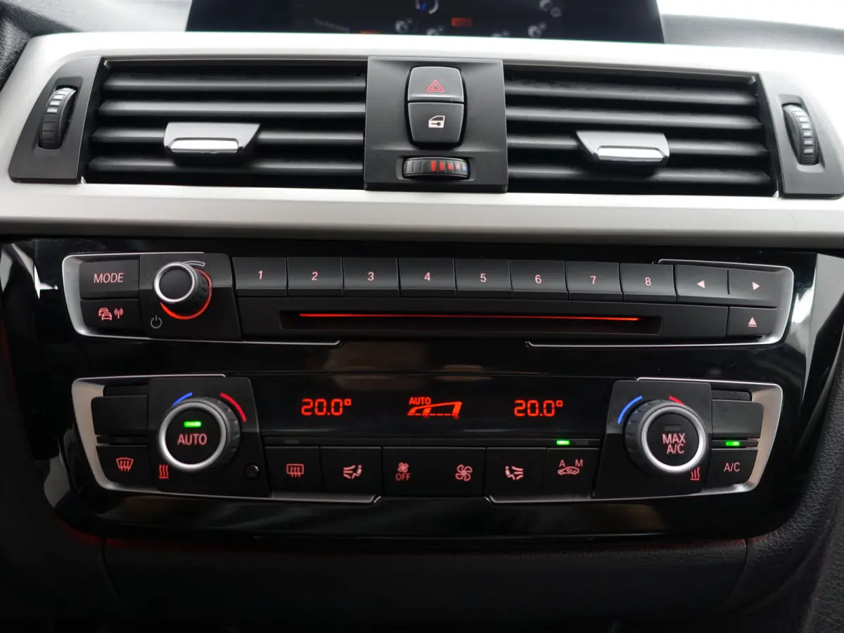 330e High Executive Aut- Sport Interieur, Xenon Led, Sfeerverlichting, Dynamic Select, Standkachel