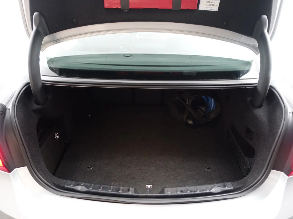 330e High Executive Aut- Sport Interieur, Xenon Led, Sfeerverlichting, Dynamic Select, Standkachel