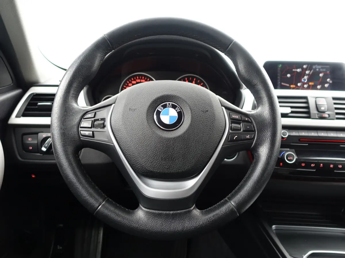 330e High Executive Aut- Sport Interieur, Xenon Led, Sfeerverlichting, Dynamic Select, Standkachel