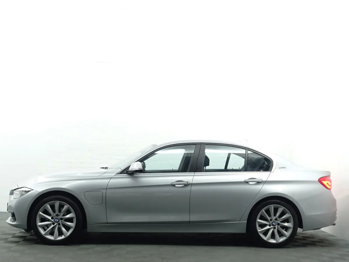 330e High Executive Aut- Sport Interieur, Xenon Led, Sfeerverlichting, Dynamic Select, Standkachel