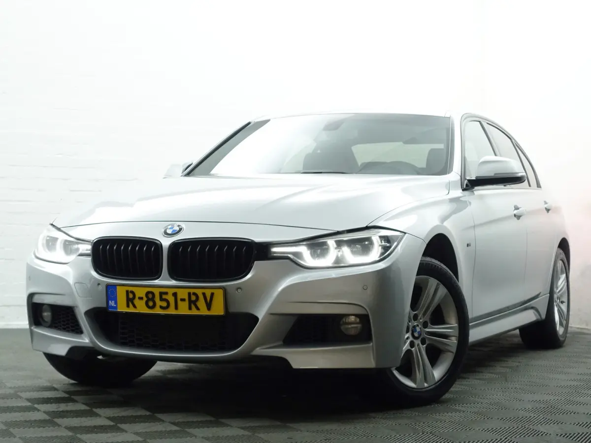 320i xDrive 250pk M Performance Aut- Xenon Led, Park Assist, Dynamic Select, Stoelverwarming, Clima