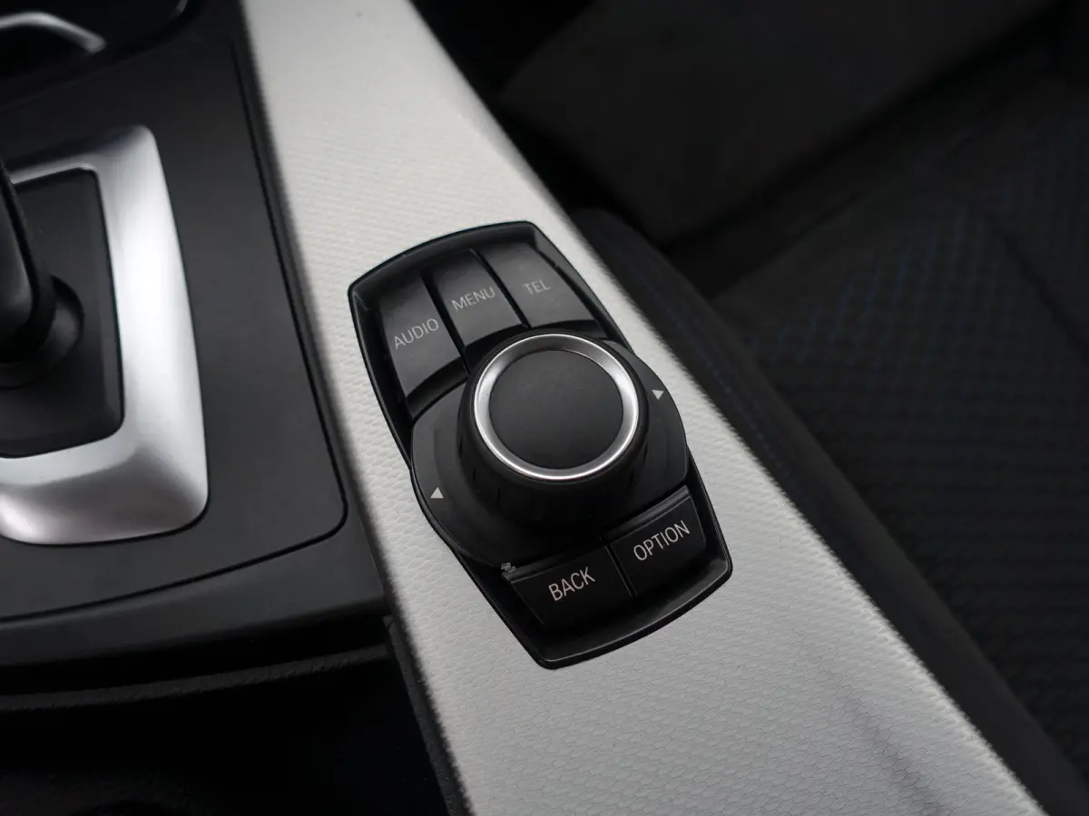 320i xDrive 250pk M Performance Aut- Xenon Led, Park Assist, Dynamic Select, Stoelverwarming, Clima