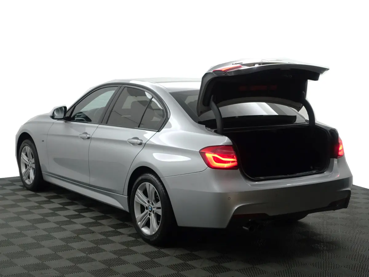 320i xDrive 250pk M Performance Aut- Xenon Led, Park Assist, Dynamic Select, Stoelverwarming, Clima