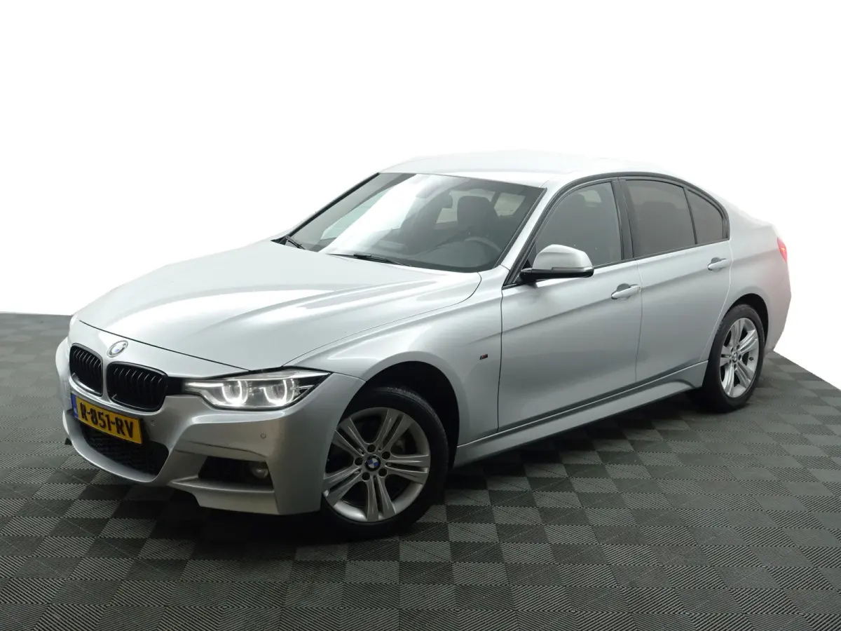 320i xDrive 250pk M Performance Aut- Xenon Led, Park Assist, Dynamic Select, Stoelverwarming, Clima