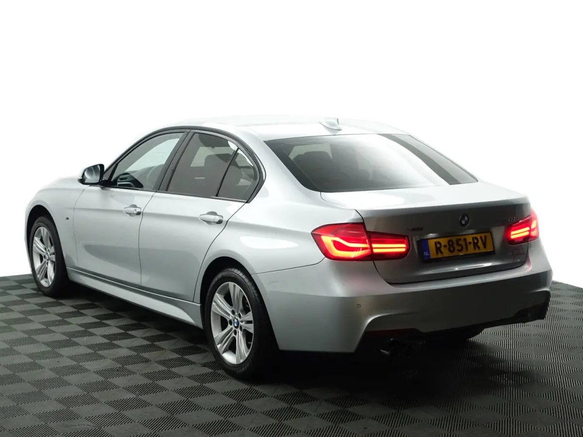 320i xDrive 250pk M Performance Aut- Xenon Led, Park Assist, Dynamic Select, Stoelverwarming, Clima