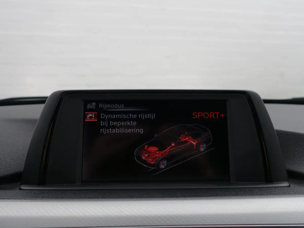 320i xDrive 250pk M Performance Aut- Xenon Led, Park Assist, Dynamic Select, Stoelverwarming, Clima