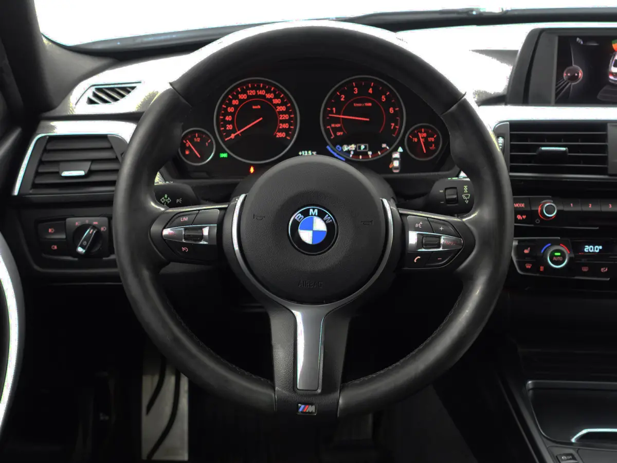 320i xDrive 250pk M Performance Aut- Xenon Led, Park Assist, Dynamic Select, Stoelverwarming, Clima