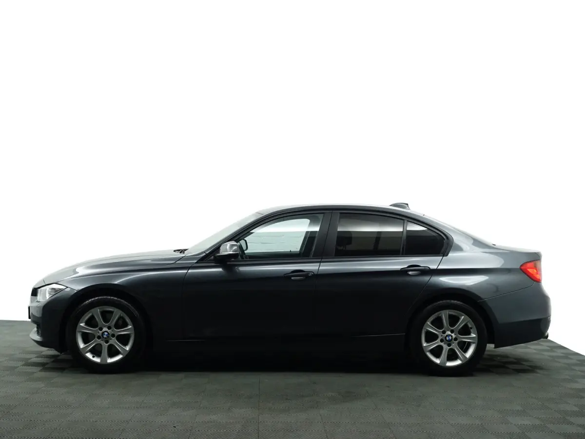 328i 245pk High Executive Aut- Xenon Led, Park Assist, Navi, Clima, Dynamic Select, Sfeerverlichting