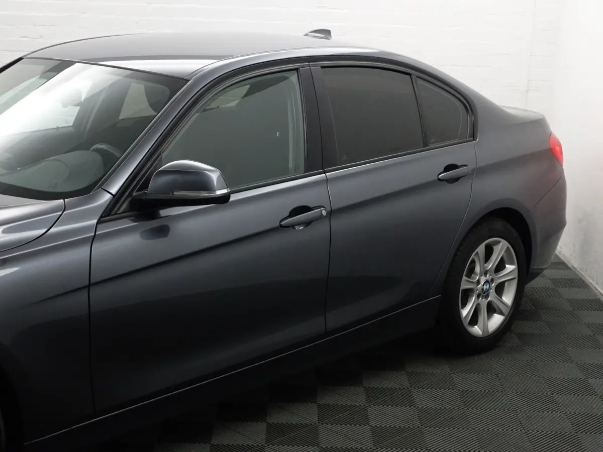 328i 245pk High Executive Aut- Xenon Led, Park Assist, Navi, Clima, Dynamic Select, Sfeerverlichting