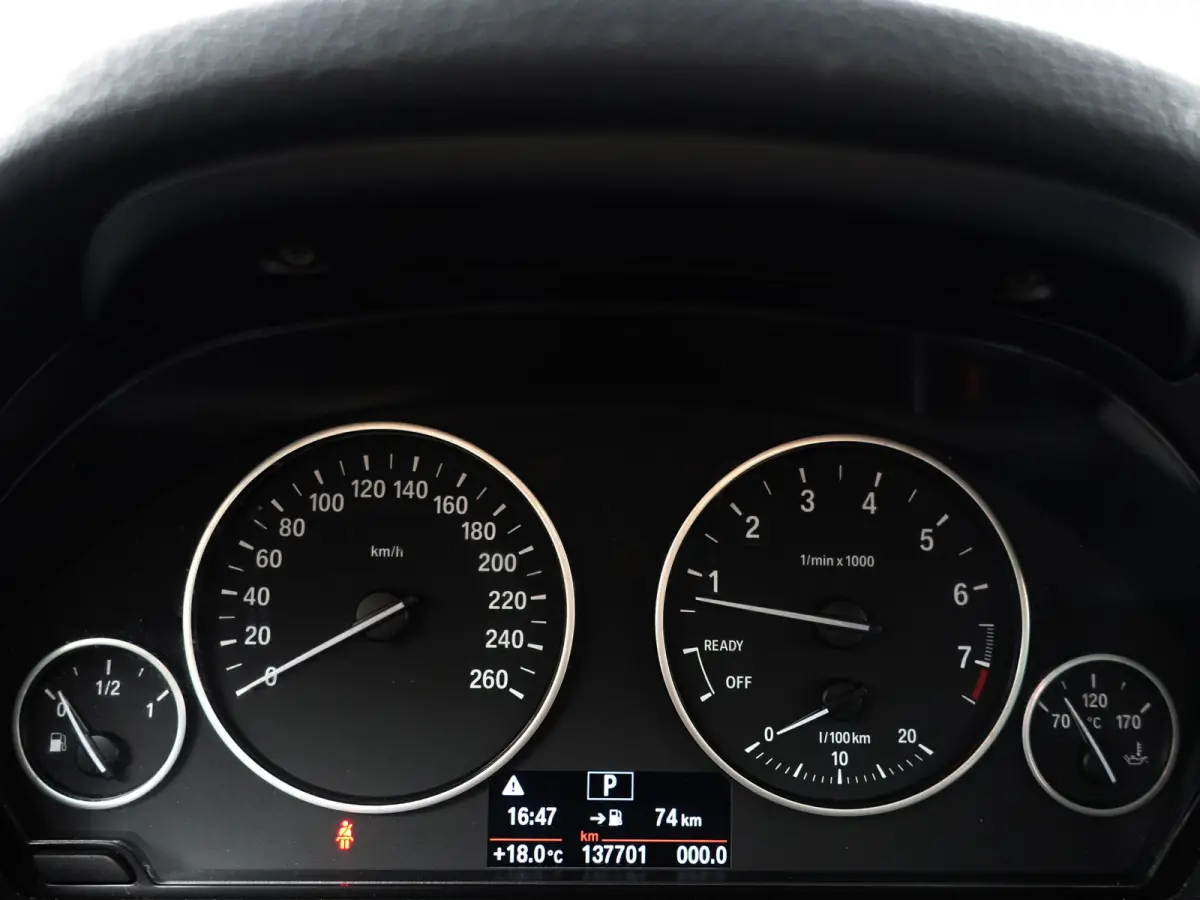 328i 245pk High Executive Aut- Xenon Led, Park Assist, Navi, Clima, Dynamic Select, Sfeerverlichting