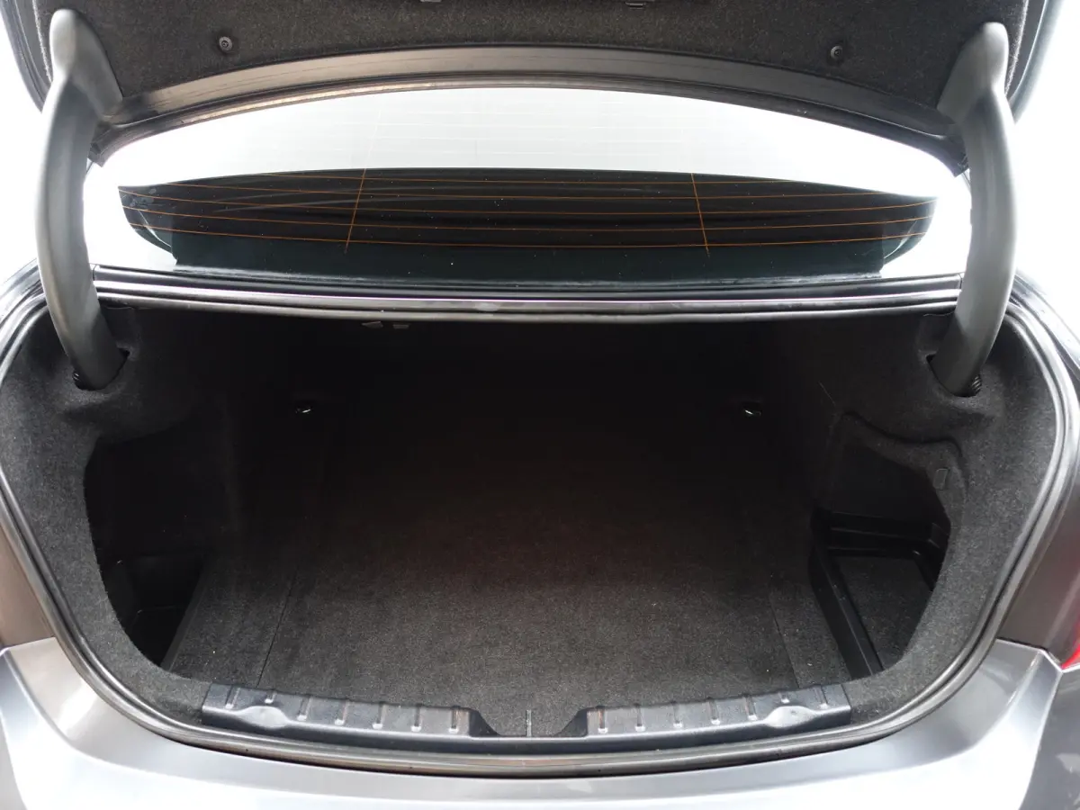 328i 245pk High Executive Aut- Xenon Led, Park Assist, Navi, Clima, Dynamic Select, Sfeerverlichting