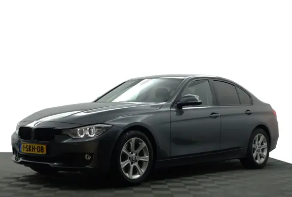 328i 245pk High Executive Aut- Xenon Led, Park Assist, Navi, Clima, Dynamic Select, Sfeerverlichting