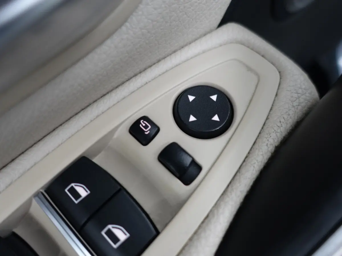 330e M Performance Aut- Schuifdak, Harman Kardon, Head Up, Lane Assist, 360 Camera, Sfeerverlichting, Xenon Led