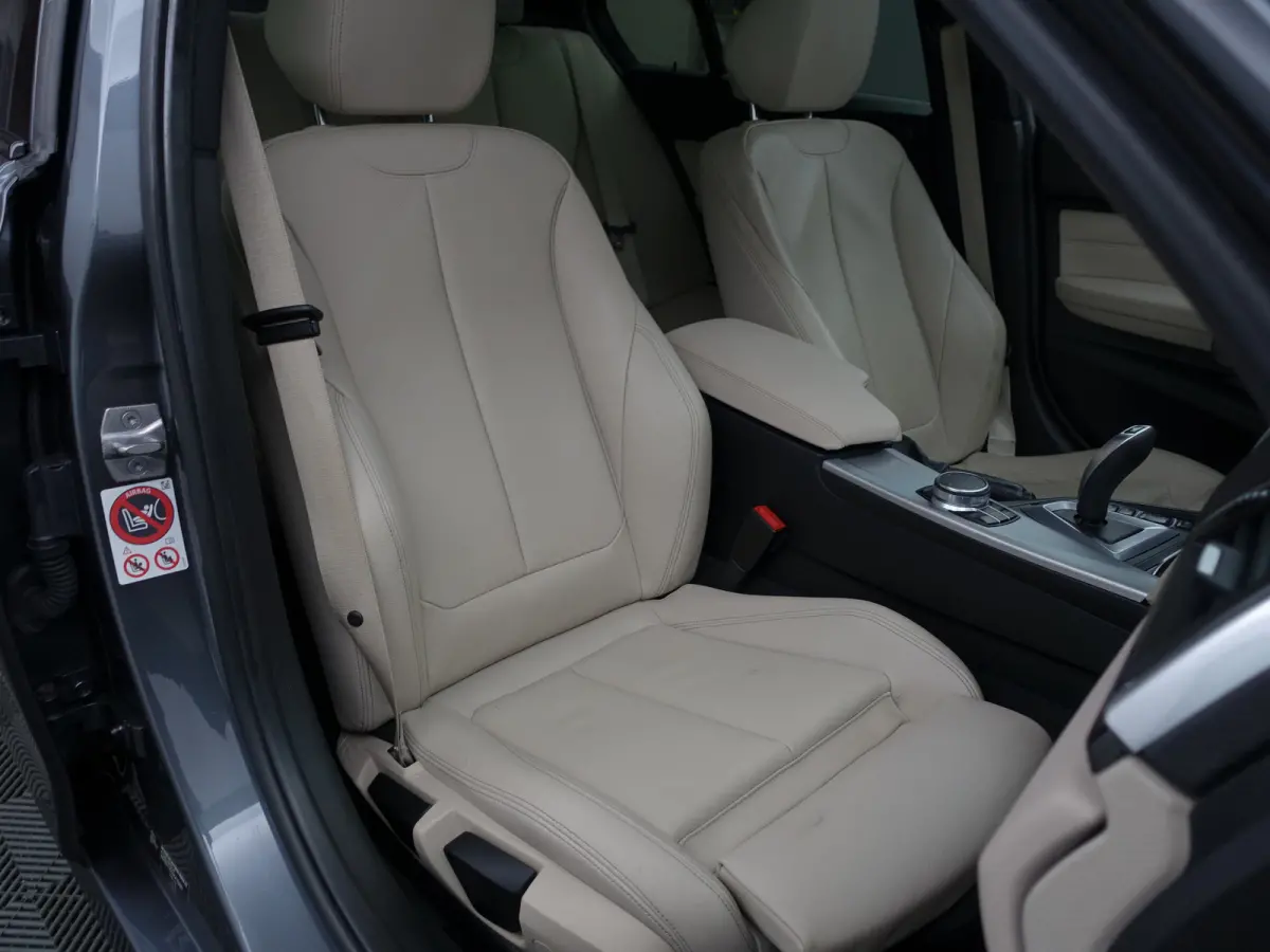 330e M Performance Aut- Schuifdak, Harman Kardon, Head Up, Lane Assist, 360 Camera, Sfeerverlichting, Xenon Led