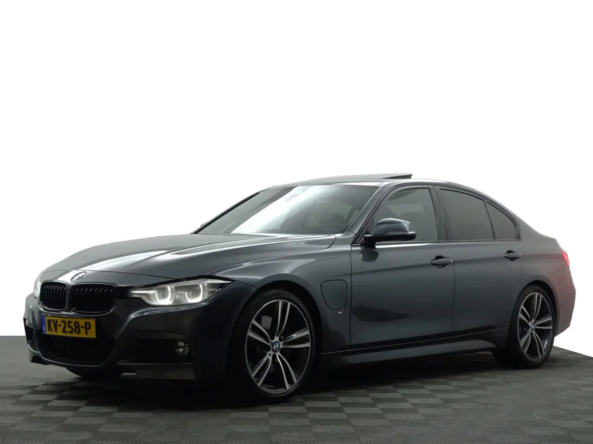 330e M Performance Aut- Schuifdak, Harman Kardon, Head Up, Lane Assist, 360 Camera, Sfeerverlichting, Xenon Led