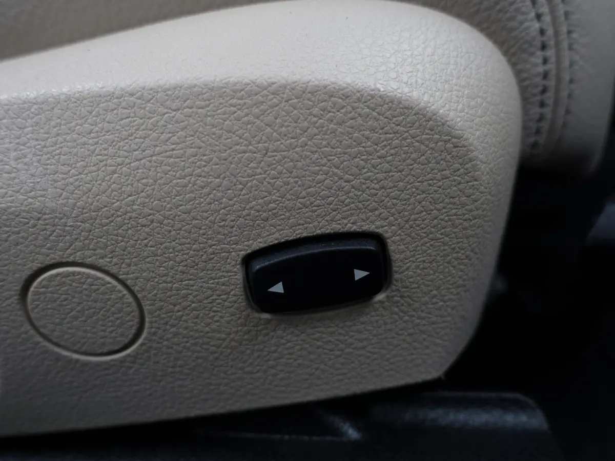 330e M Performance Aut- Schuifdak, Harman Kardon, Head Up, Lane Assist, 360 Camera, Sfeerverlichting, Xenon Led