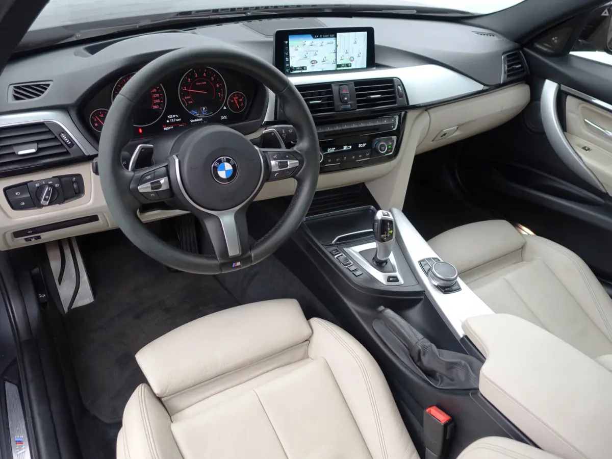 330e M Performance Aut- Schuifdak, Harman Kardon, Head Up, Lane Assist, 360 Camera, Sfeerverlichting, Xenon Led