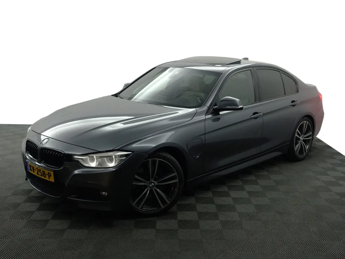 330e M Performance Aut- Schuifdak, Harman Kardon, Head Up, Lane Assist, 360 Camera, Sfeerverlichting, Xenon Led