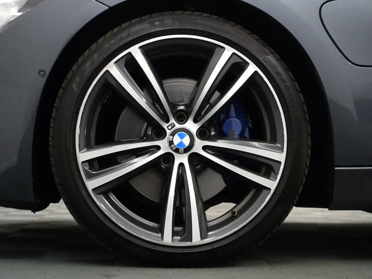 330e M Performance Aut- Schuifdak, Harman Kardon, Head Up, Lane Assist, 360 Camera, Sfeerverlichting, Xenon Led