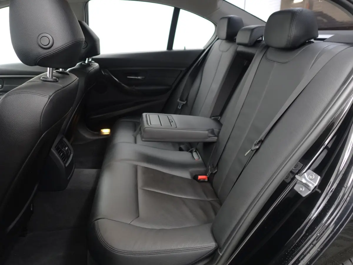 320i M Sport Aut- Nap 58dkm, Dealer Onderhouden, Lane Assist, Head Up, Xenon Led, Navigatie